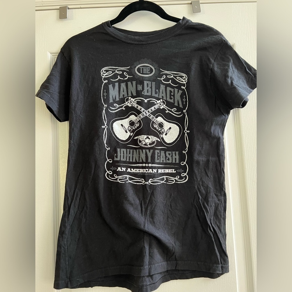 Women’s Johnny Cash Black T-shirt.  Size XL.